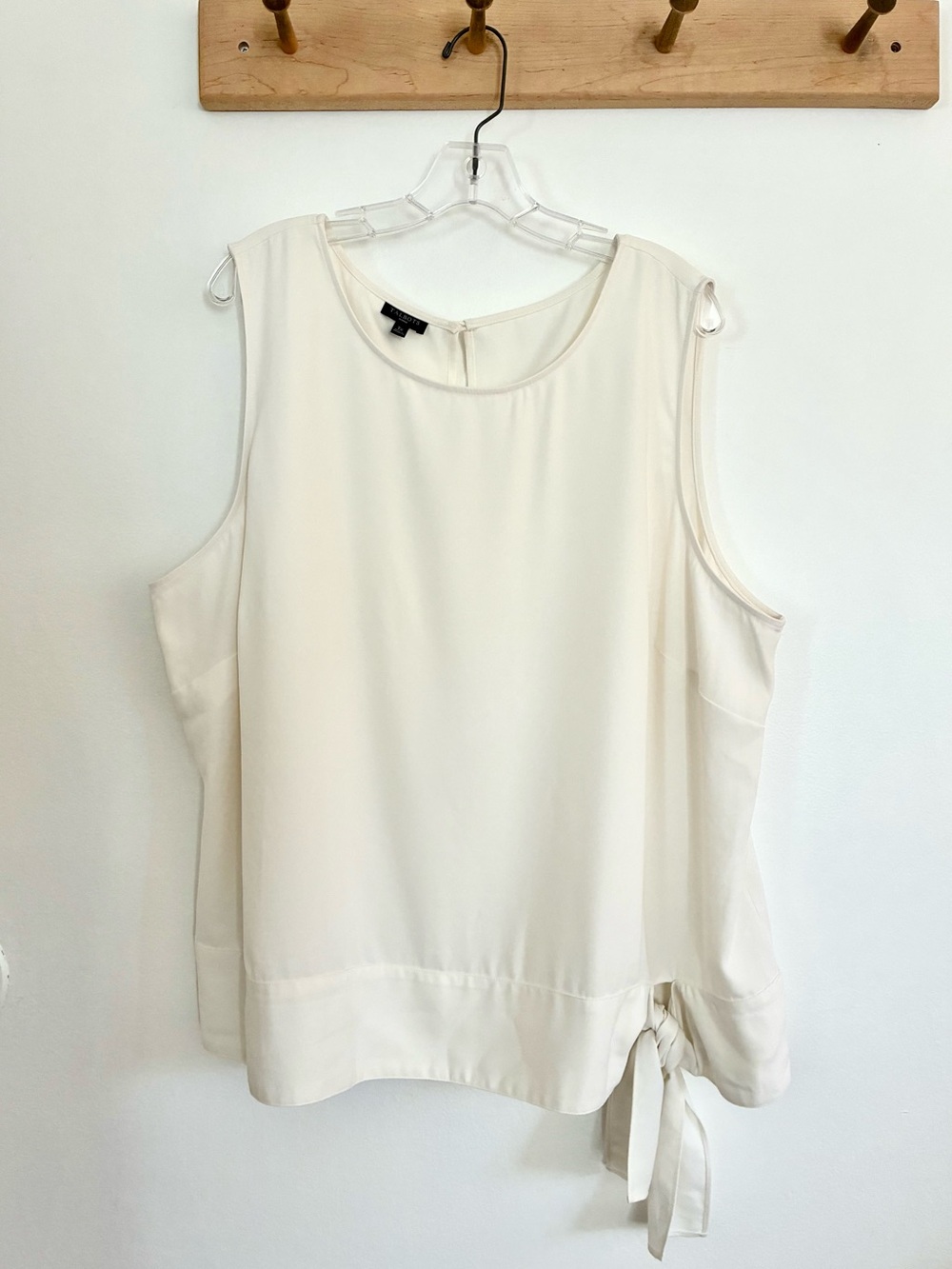 Talbots Woman Sleeveless Tie-Hem Blouse in Cream, sz 3X